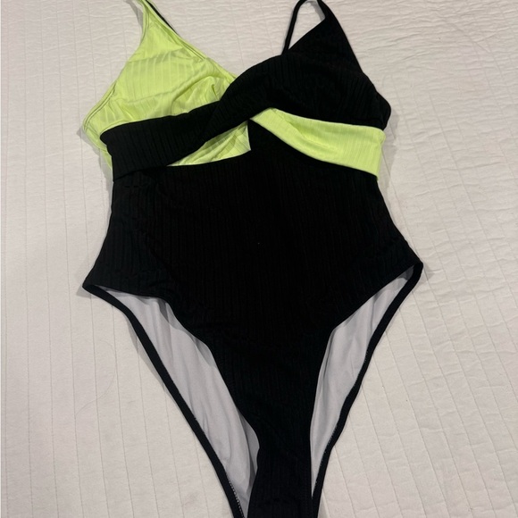 Shein one piece swimsuit black and neon green size 1X - Picture 1 of 2
